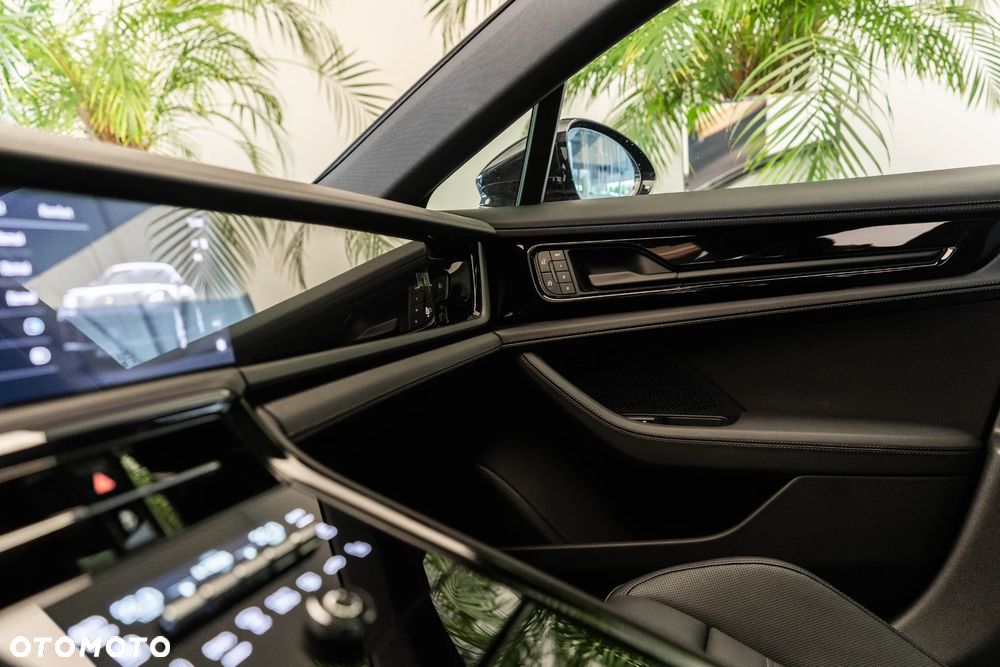 Porsche Panamera 4 - 16