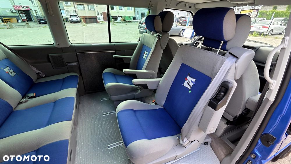 Volkswagen Multivan - 33