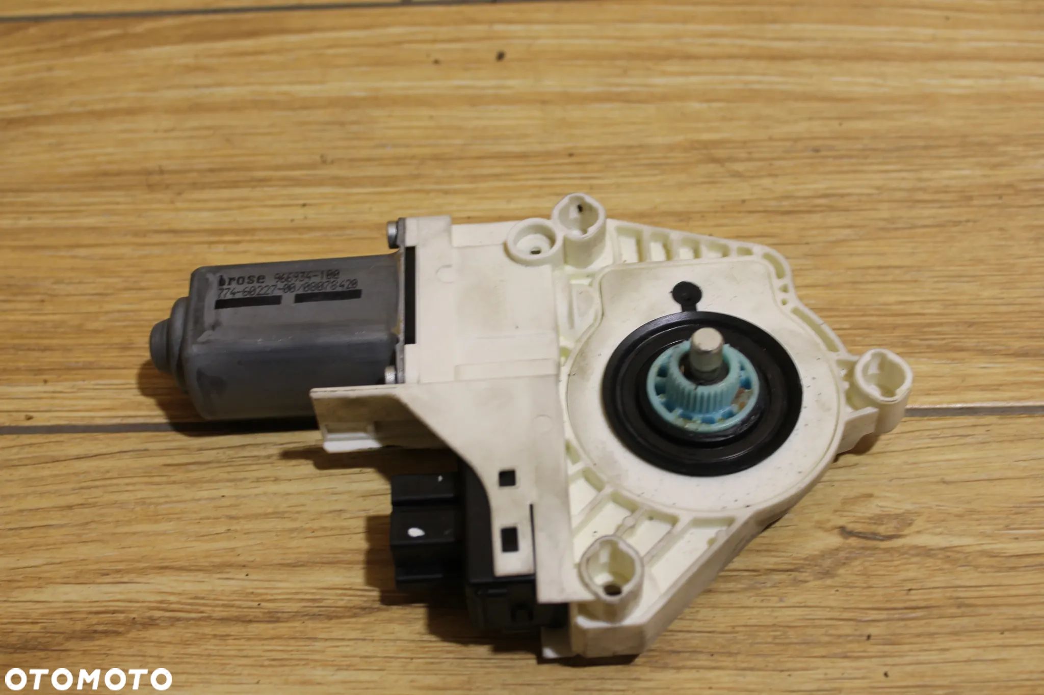 Silnik Podnoszenia Szyby Przedni Prawy  Audi A4 B8 A6 C7 8K0959802B - 1