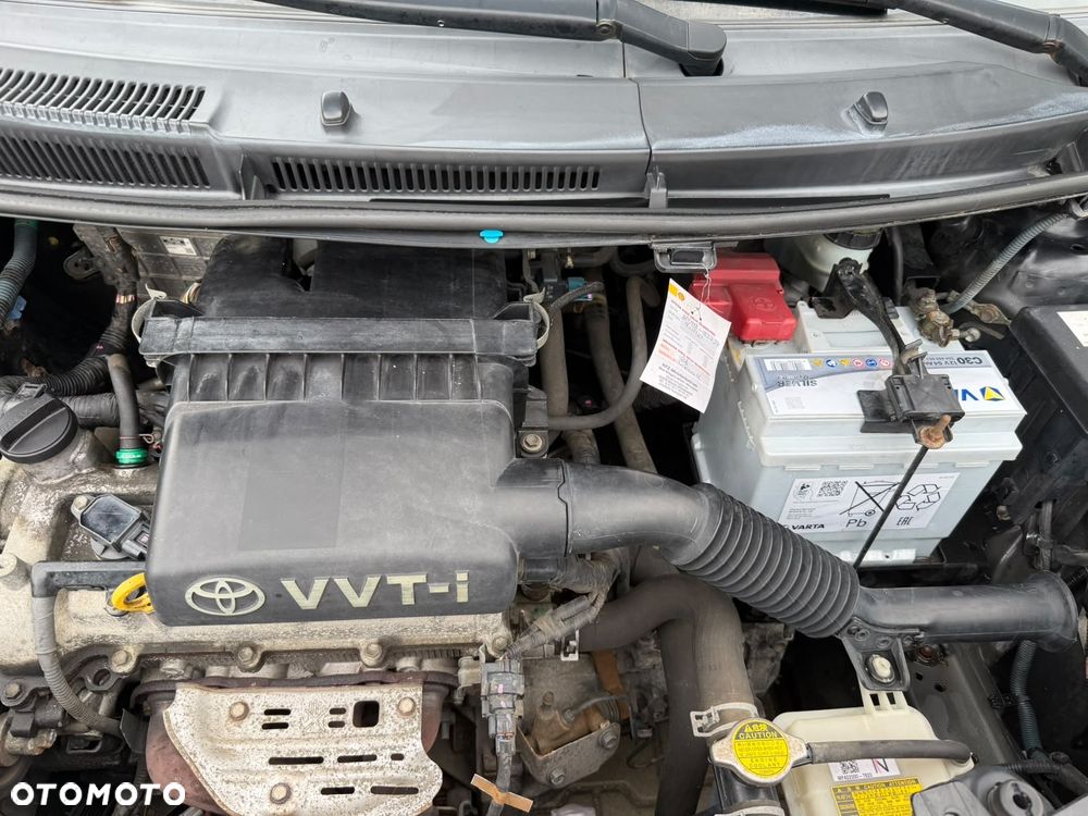 Toyota Yaris 1.3 VVT-i Executive - 12