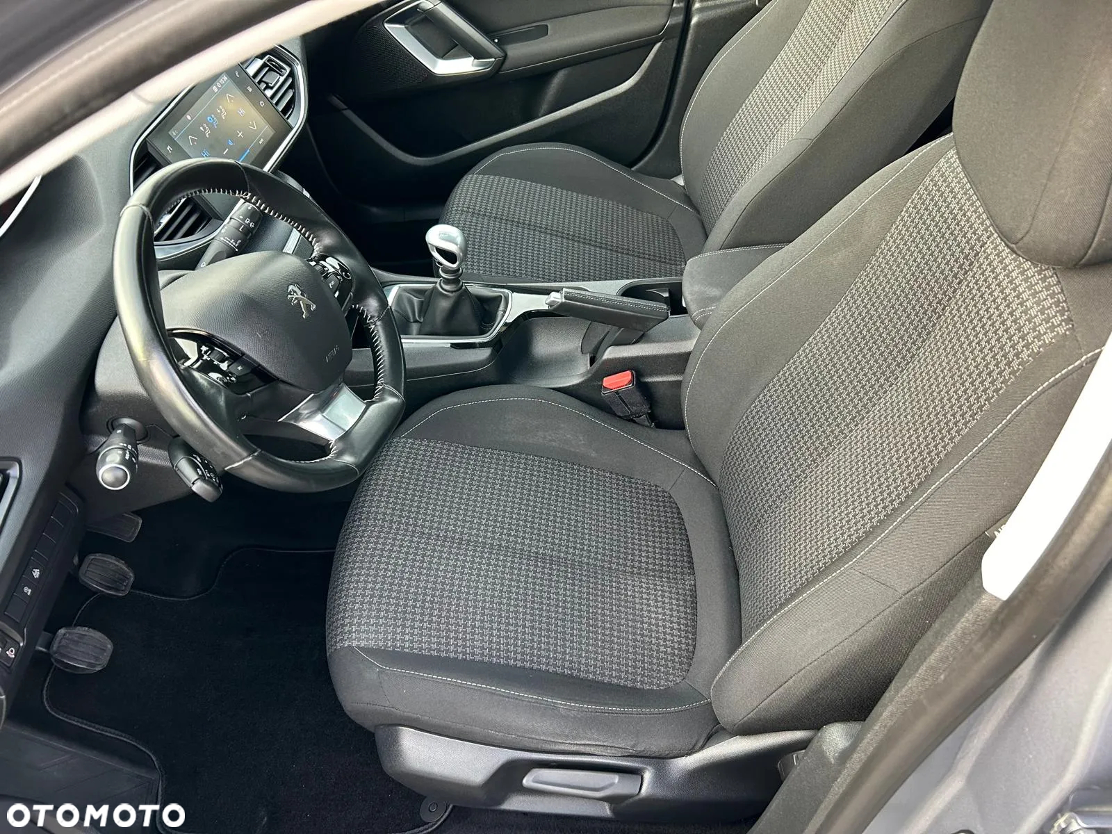 Peugeot 308 1.5 BlueHDi Allure S&S - 24