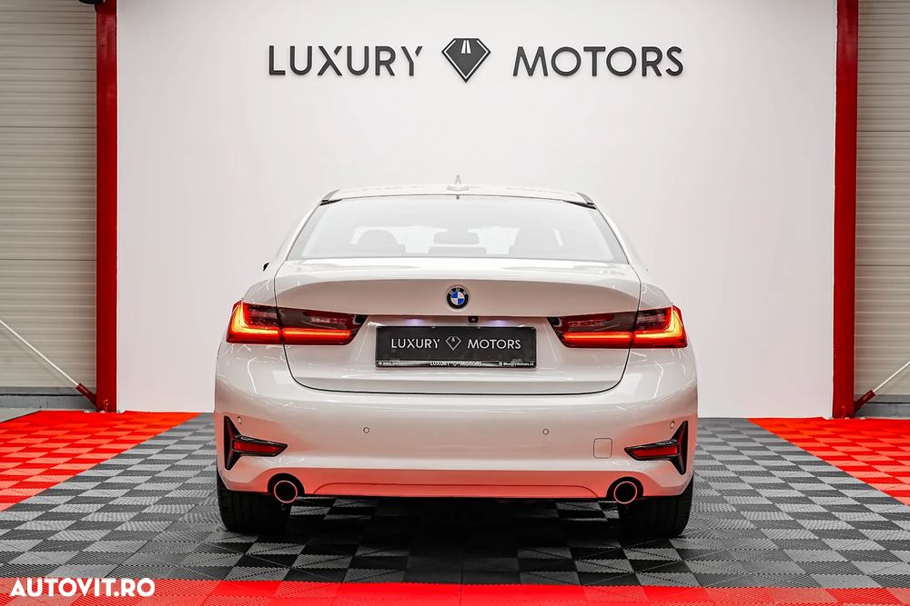 BMW Seria 3 318d Aut. Sport Line - 13
