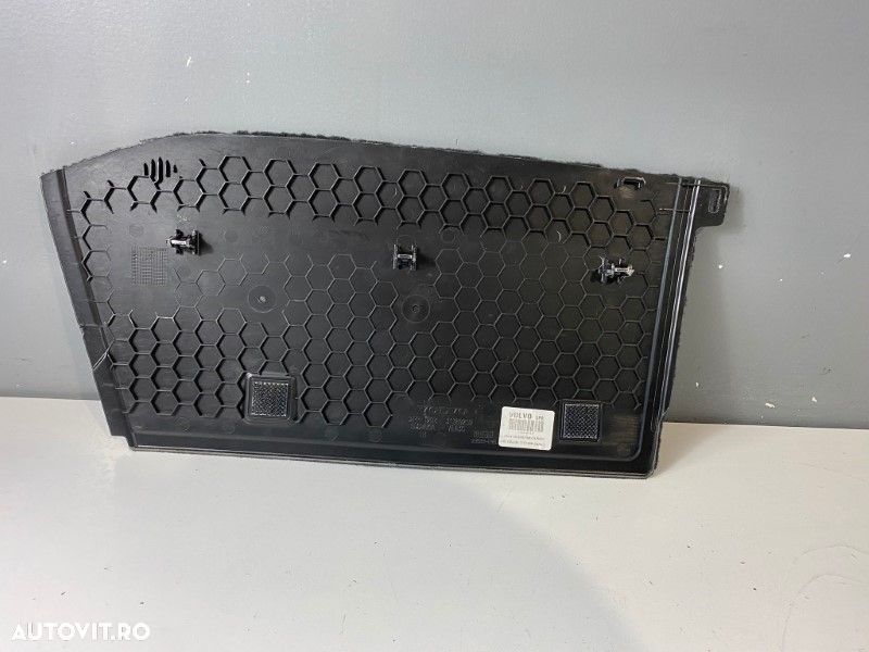 Ornament consola centrala stanga spate VOLVO S90 2017+ 31389259 31694417 - 2