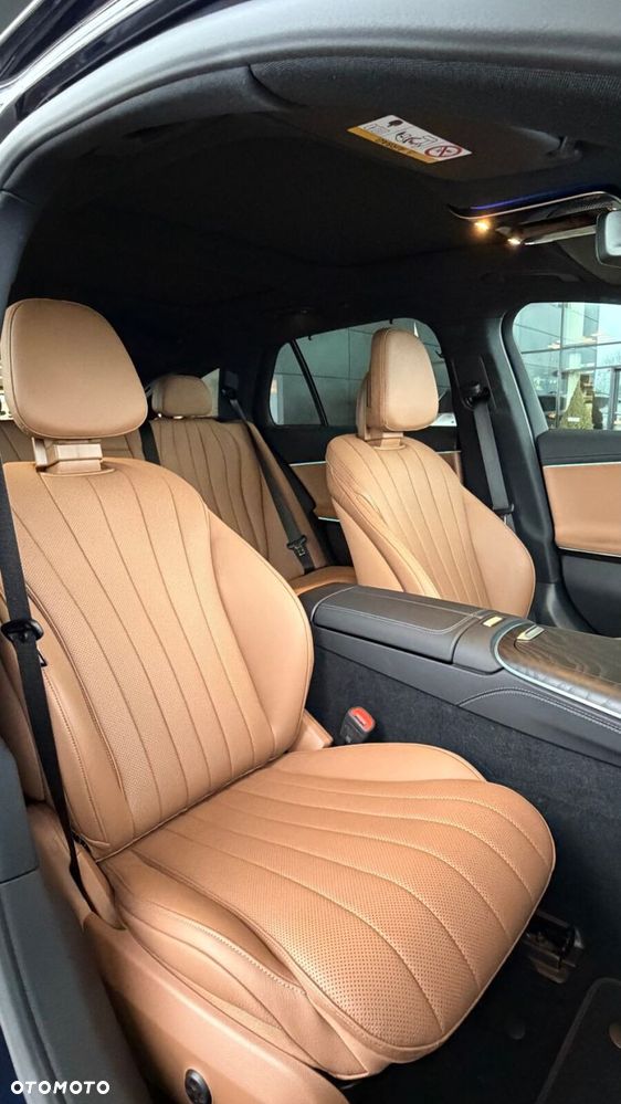 Mercedes-Benz Klasa E - 23