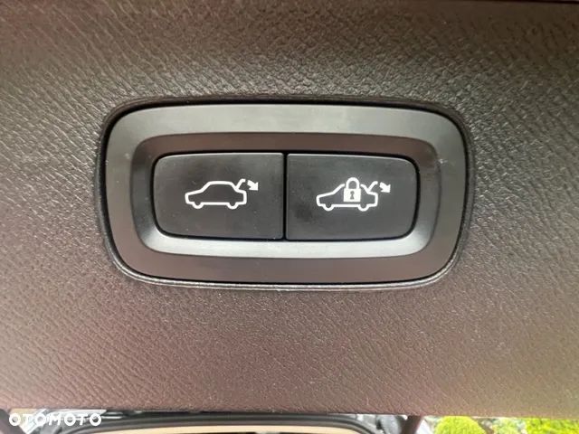 Volvo XC 90 B5 D AWD Geartronic Momentum Pro - 19