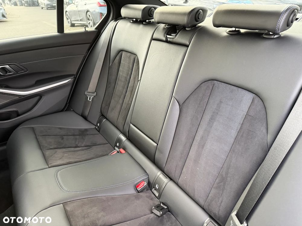 BMW Seria 3 320d xDrive M Sport Sport - 29