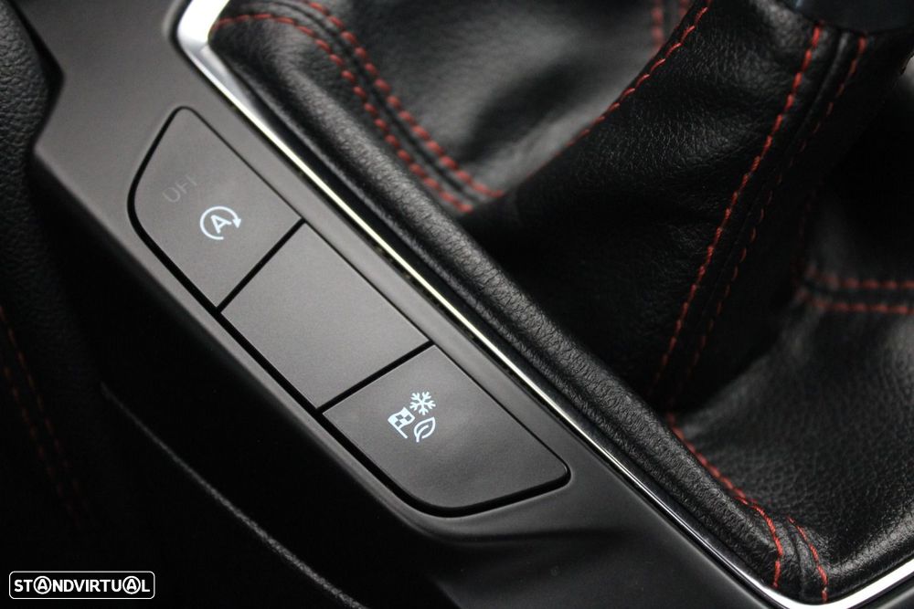 Ford Kuga 1.5 TDCi EcoBlue ST-Line - 25