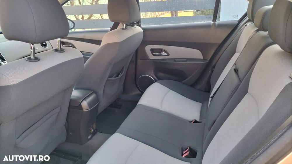 Chevrolet Cruze 1.8 Ecotec LT+ - 11