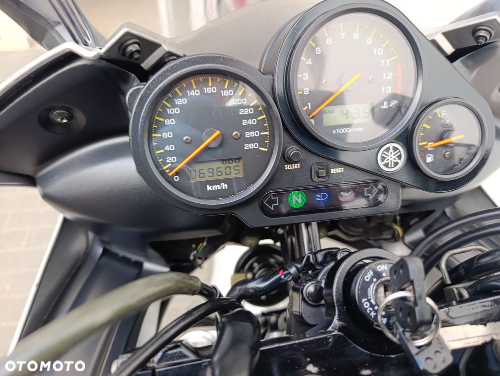 Yamaha FZS - 15