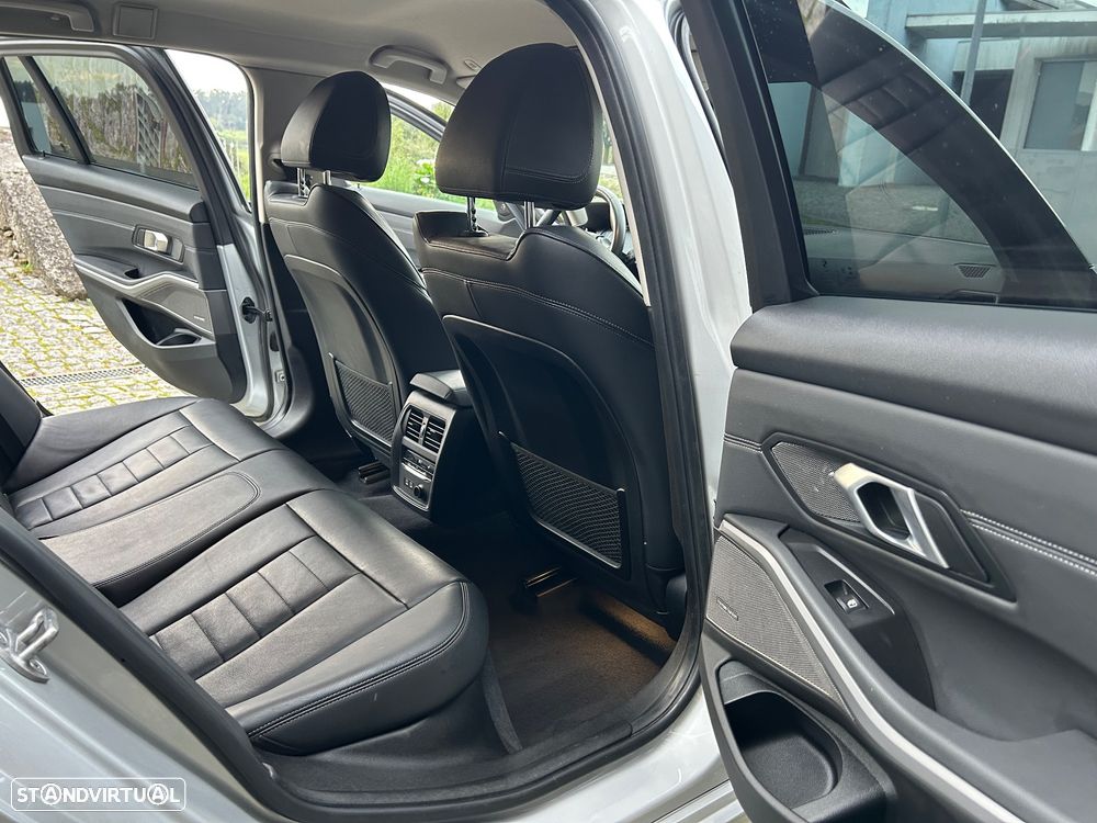 BMW 320 d Line Sport - 17