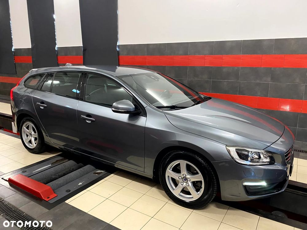 Volvo V60 D2 Summum - 9