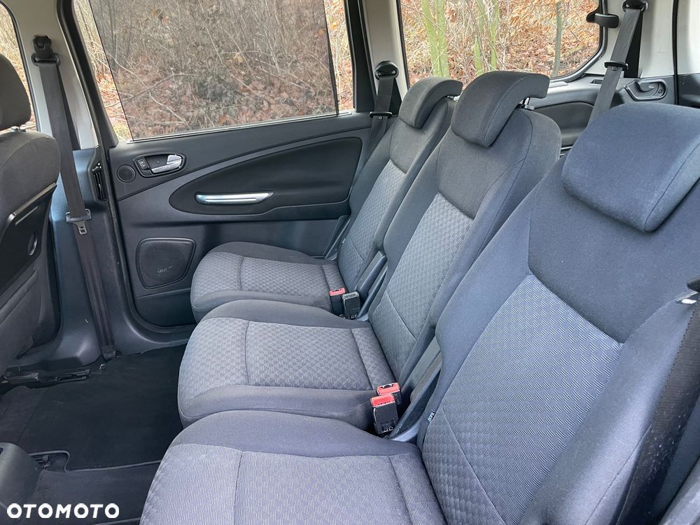 Ford Galaxy 2.0 TDCi DPF Ghia - 19