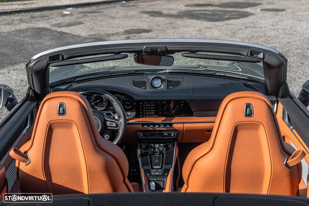 Porsche 911 (992) Turbo S Cabriolet - 22