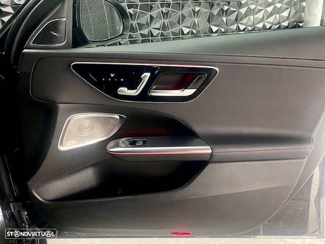 Mercedes-Benz C 63 AMG S E Performance 4Matic - 38