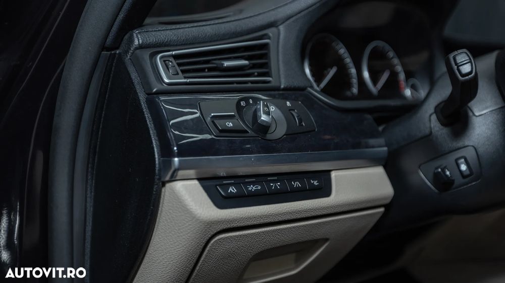 BMW Seria 7 750i xDrive - 11