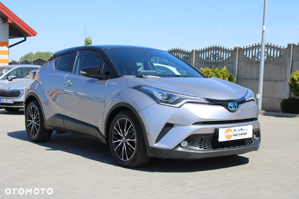 Toyota C-HR Hybrid Style Selection