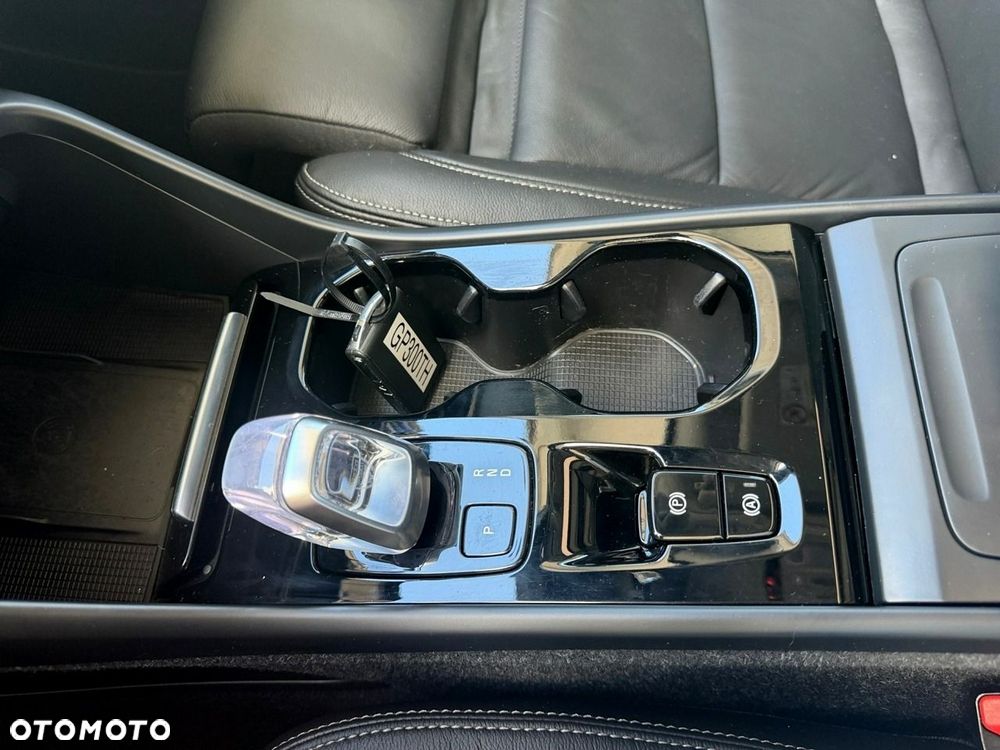 Volvo XC 40 - 32