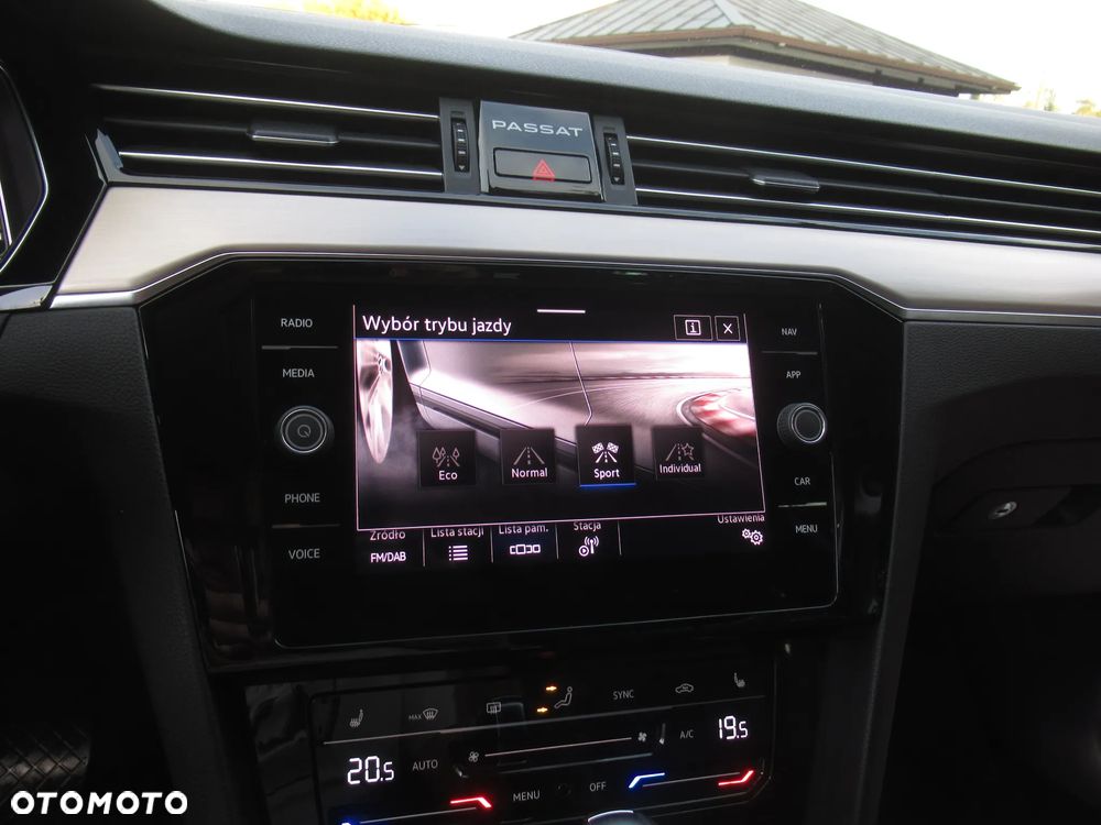 Volkswagen Passat 2.0 TSI Elegance DSG - 21