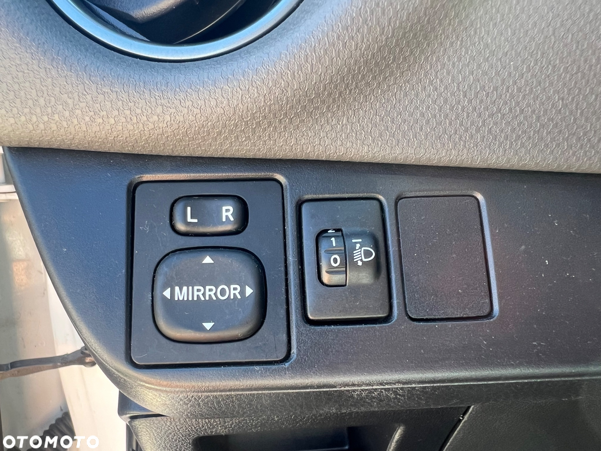 Toyota Yaris Hybrid 100 Selection Passion - 19