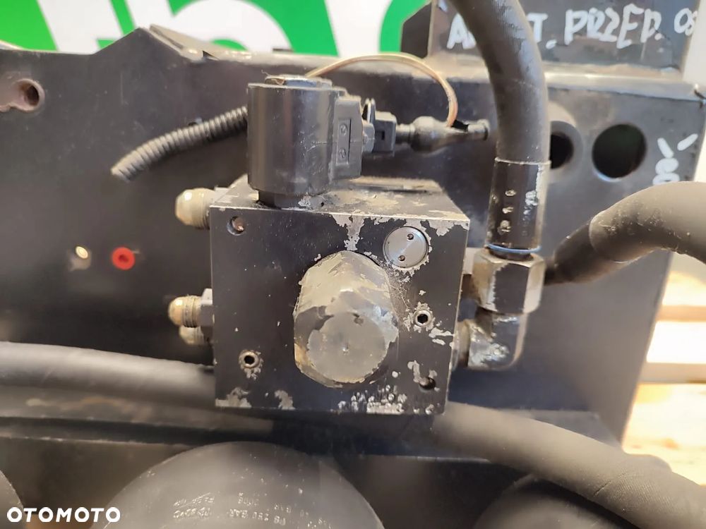 Amortyzacja przedniej osi V34938800 Valtra N91 - 11