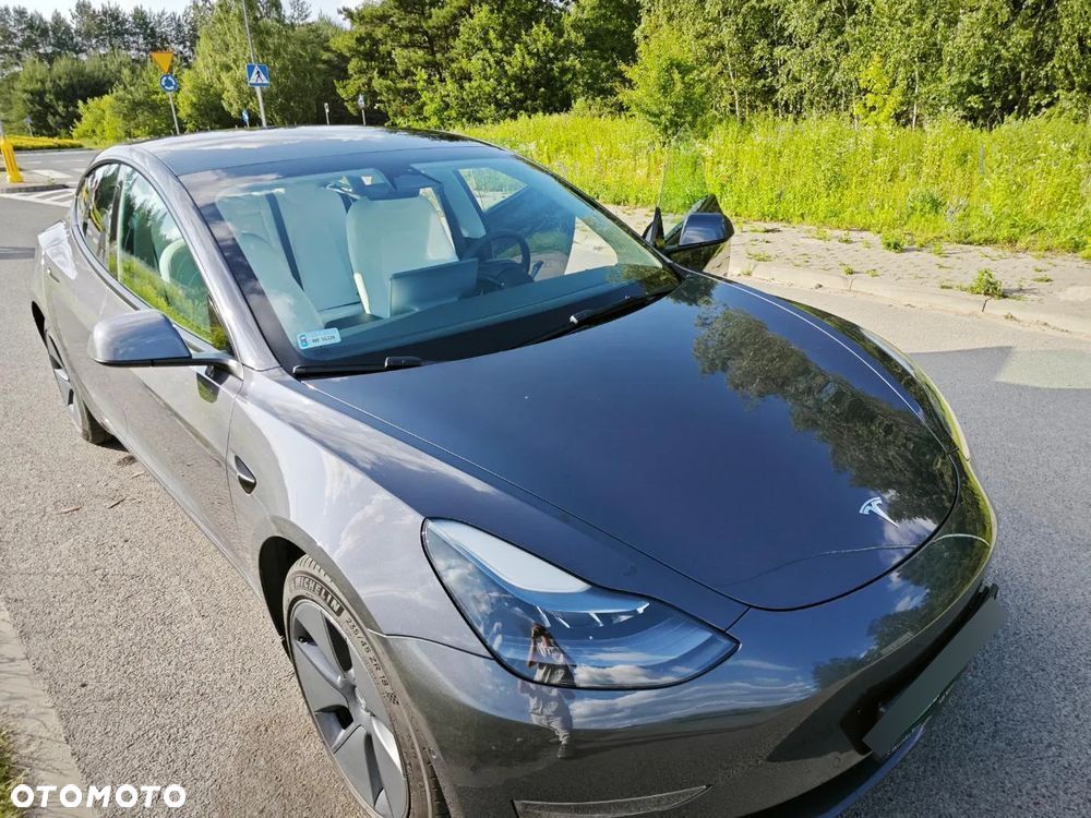Tesla Model 3 - 1