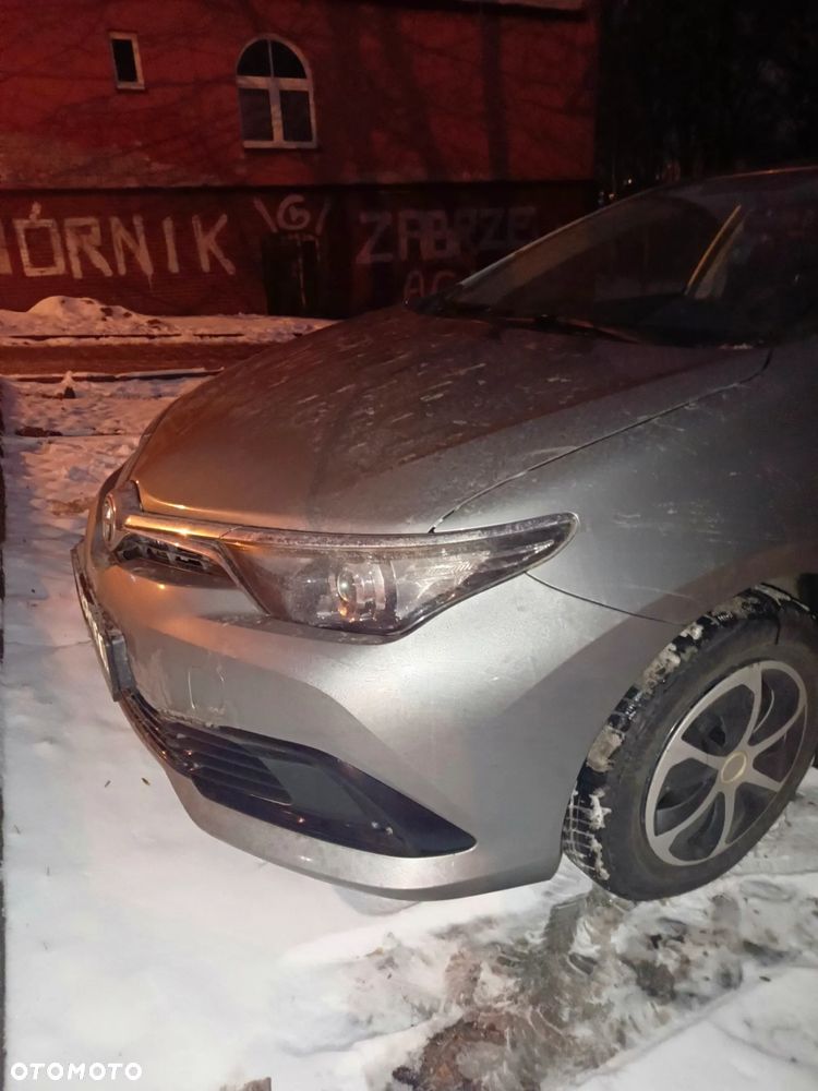 Toyota Auris 1.33 VVT-i Active - 4
