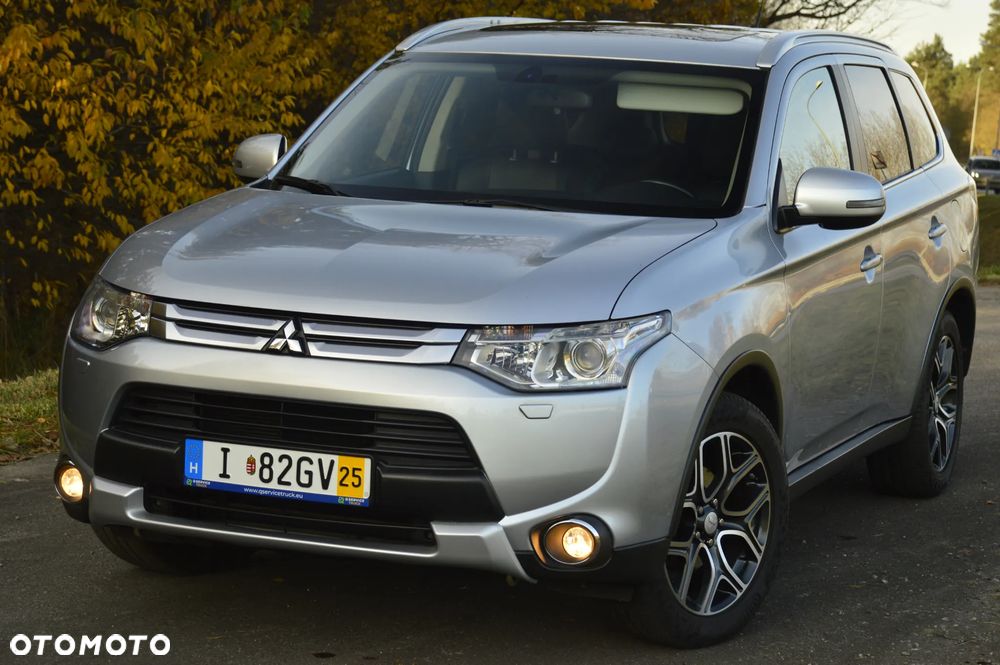 Mitsubishi Outlander 2.0 Intense + Navi 4WD CVT - 17