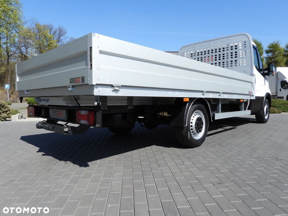 Iveco DAILY 35S16 SKRZYNIA 8 PALET TEMPOMAT LEDY AUTOMAT HI-MATIC KLIMATYZACJA  160KM - 24