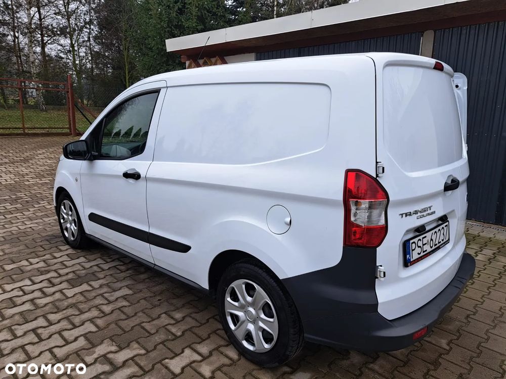 Ford Transit Courier - 2