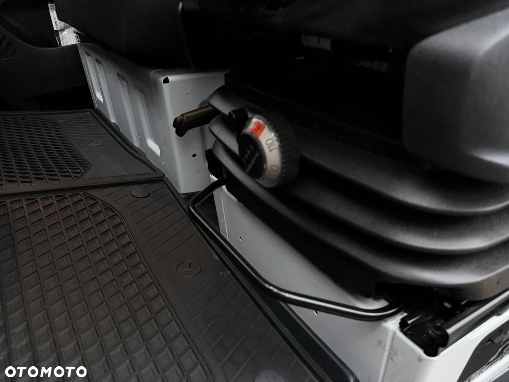 Mercedes-Benz Sprinter 3,0 319 Izoterma Winda - 22