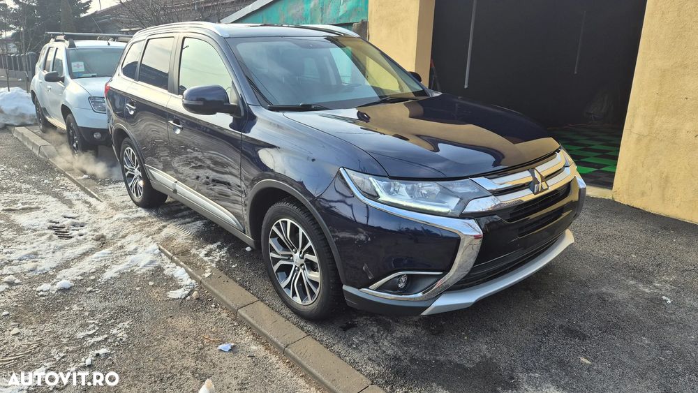 Mitsubishi Outlander - 2