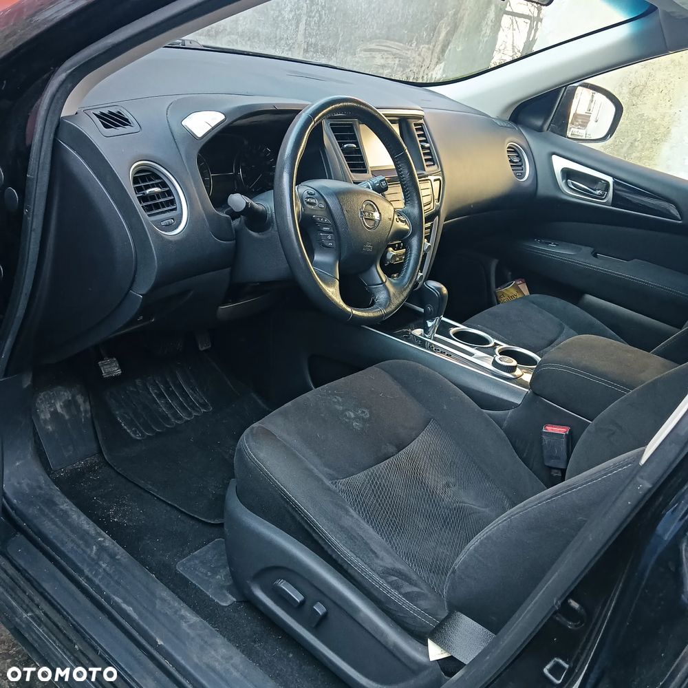 Nissan Pathfinder - 9