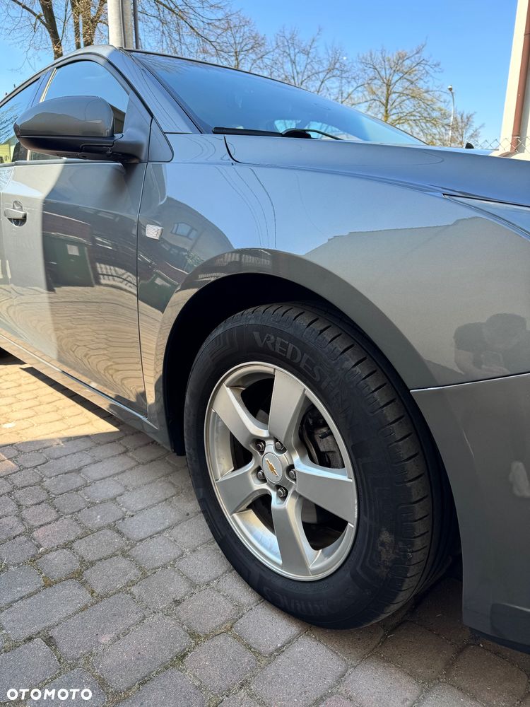 Chevrolet Cruze 1.6 LT - 3