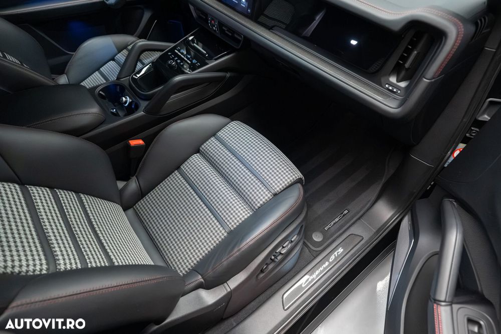 Porsche Cayenne Coupe - 34