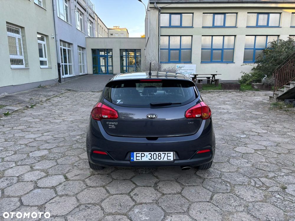 Kia Ceed - 16