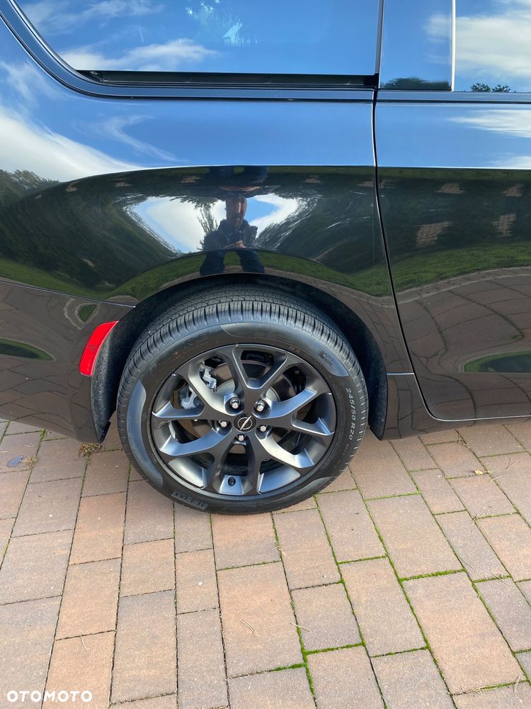 Chrysler Pacifica - 17