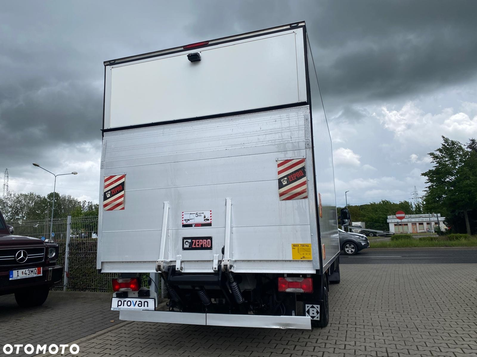 Iveco DAILY 35-160 HI-MATIC KONTENER 8EP CHŁODNIA THERMO KING WINDA ZEPRO - 12