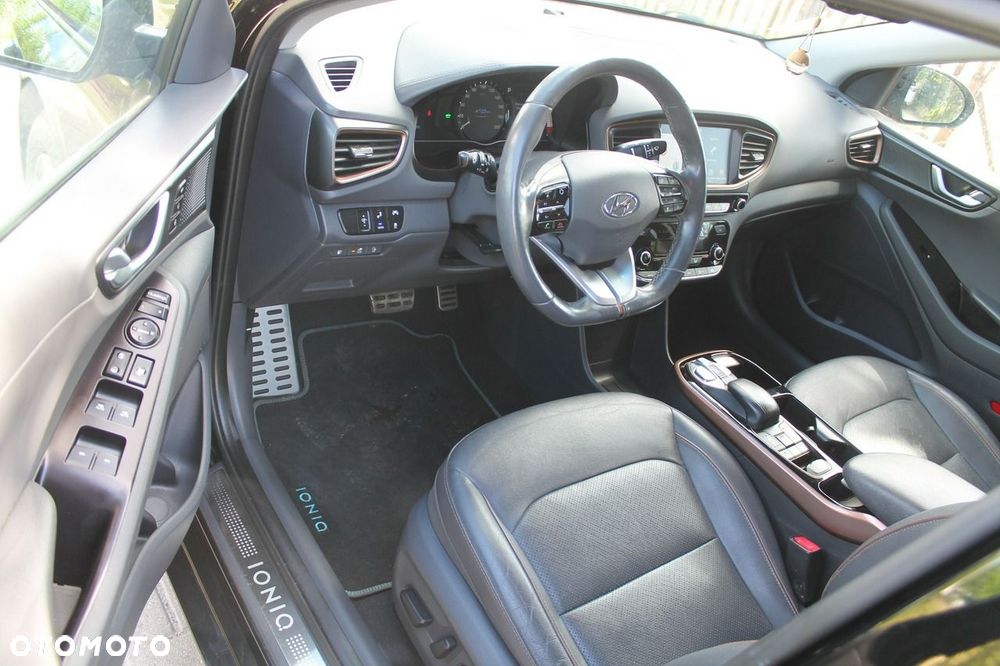 Hyundai IONIQ - 10