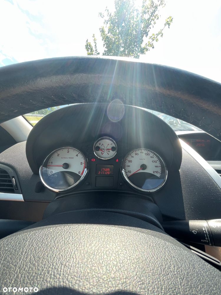 Peugeot 207 HDi FAP 92 Forever - 4