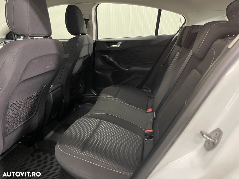 Ford Focus 1.0 EcoBoost Connected - 11