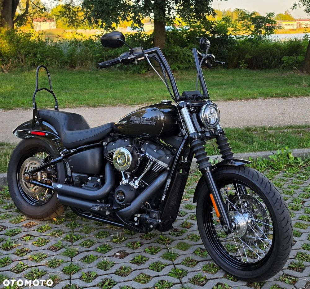 Harley-Davidson Dyna Street Bob - 2