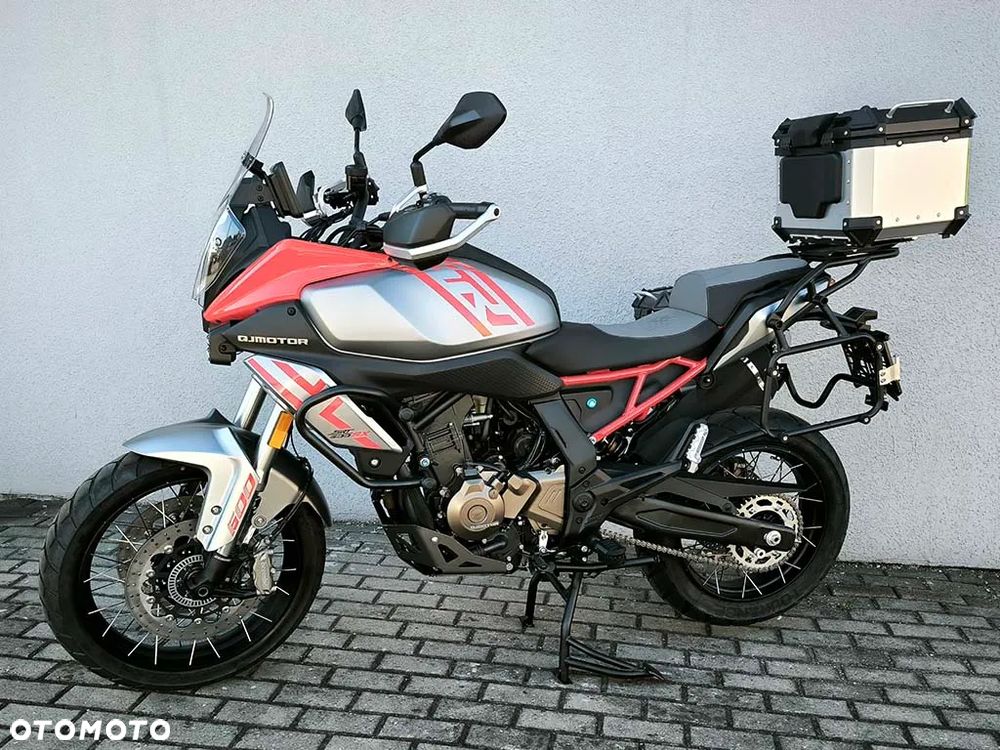 QJMOTOR SRT 600SX - 12