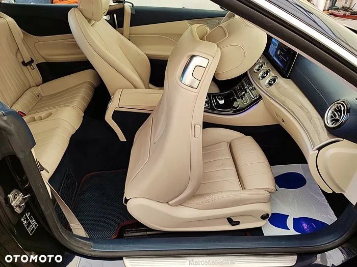 Mercedes-Benz Klasa E 220 d Kabriolet 4-Matic 9G-TRONIC - 37