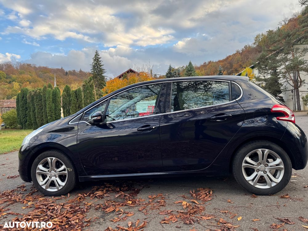 Peugeot 208 - 5