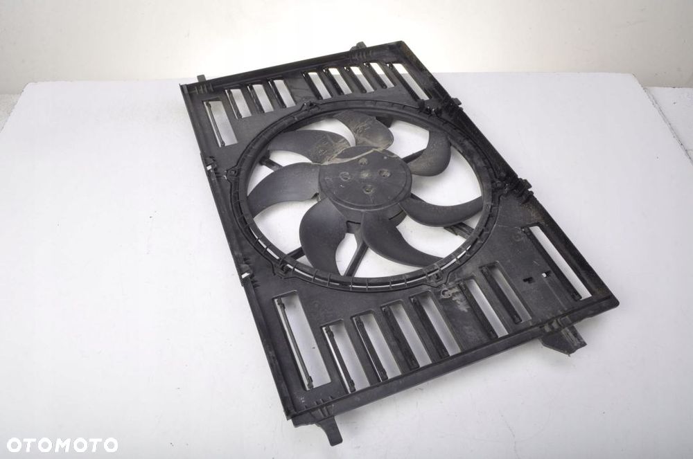 AUDI A4 B9 2.0 TDI WENTYLATOR CHŁODNICY 8W0121207 - 4