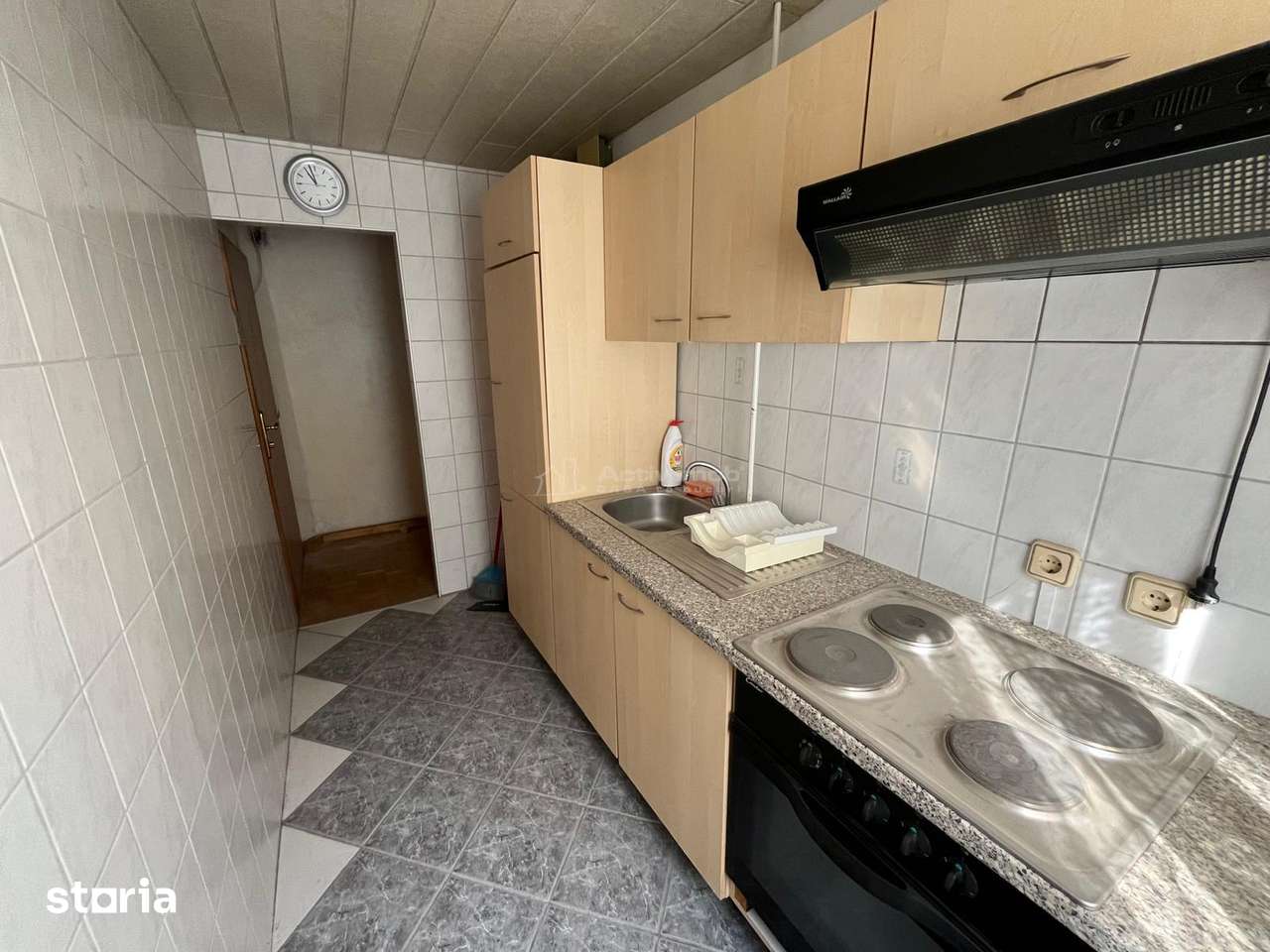 Caransebes, 2 Camere Et., 1, Zona Nord — fotografia 3