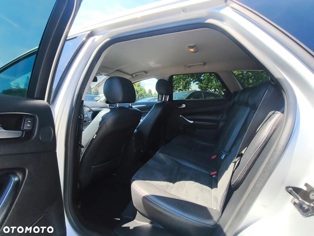 Ford Mondeo 2.2 TDCi Titanium - 36