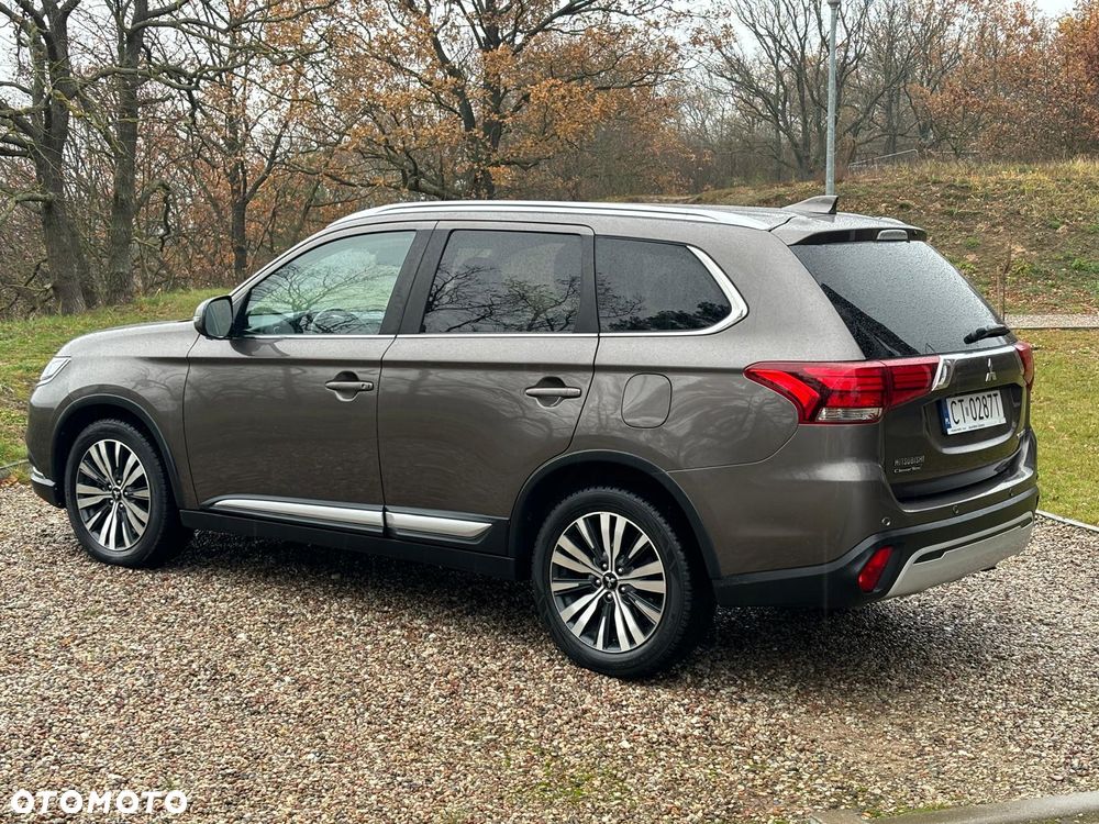 Mitsubishi Outlander 2.0 Intense + Navi 4WD CVT - 7