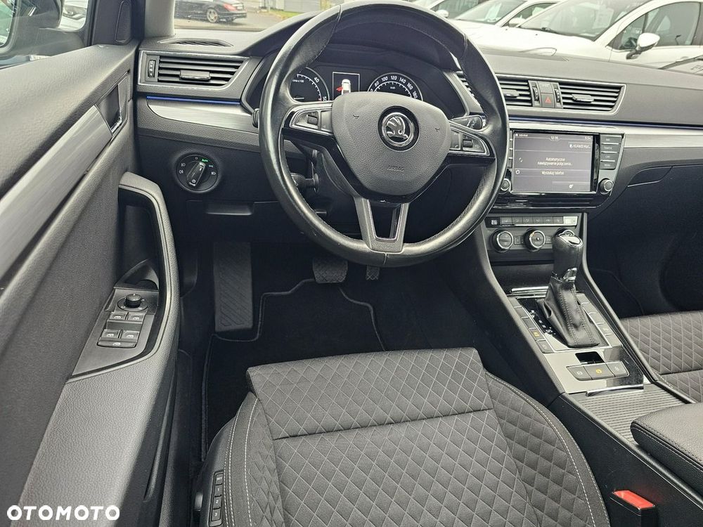 Skoda Superb 2.0 TDI SCR Ambition DSG - 17