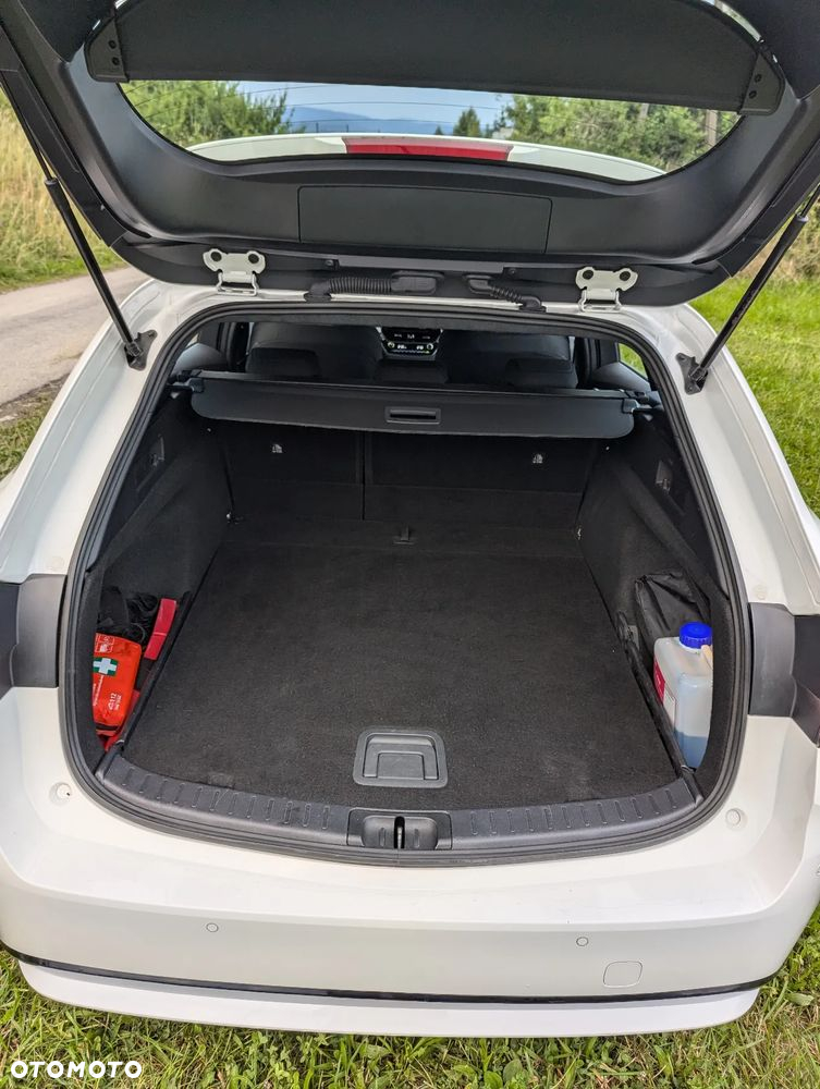 Toyota Corolla 1.8 Hybrid Comfort - 24